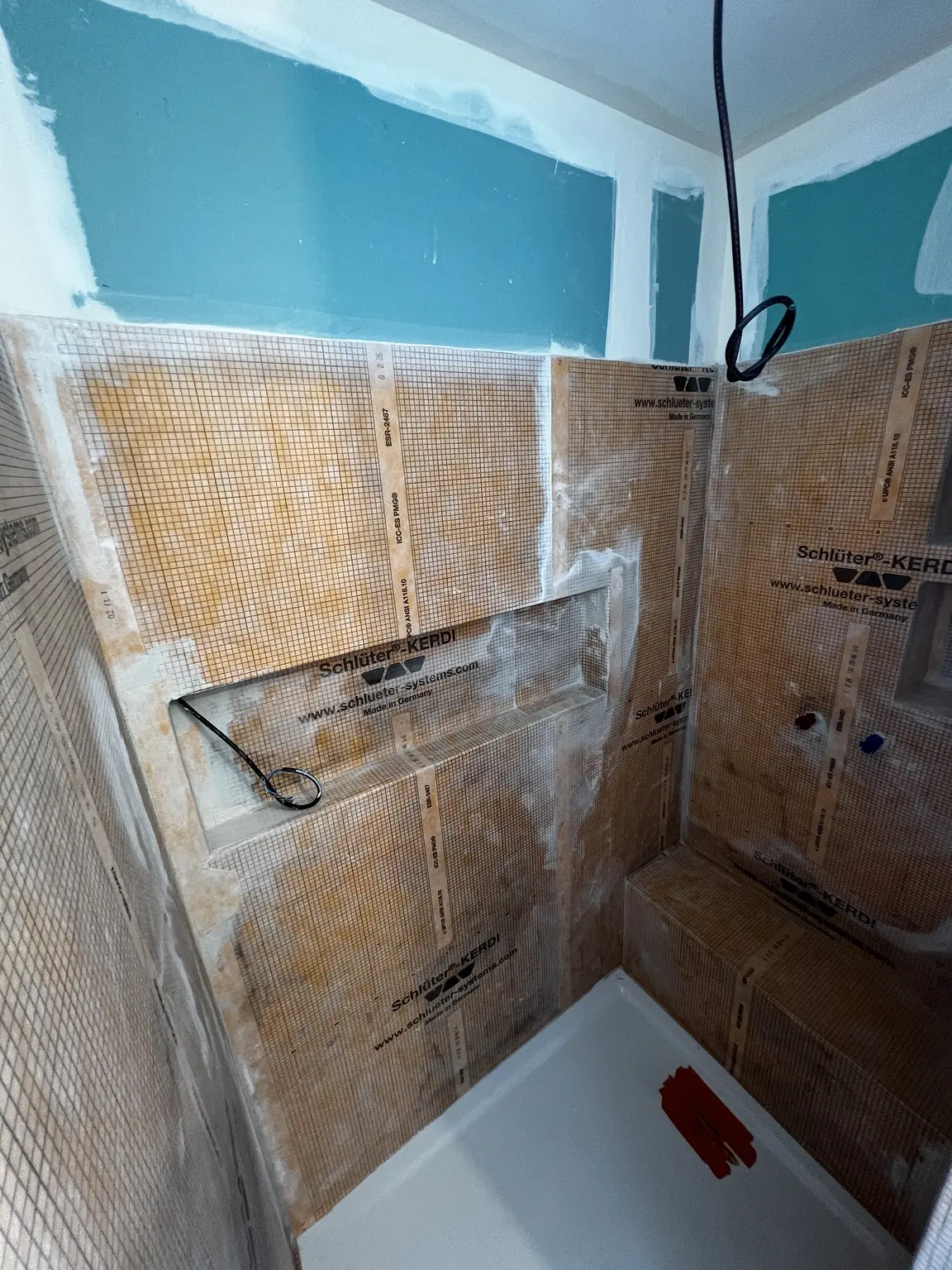 Étanchéité Schlüter-KERDI de la douche, des niches et de la banquette